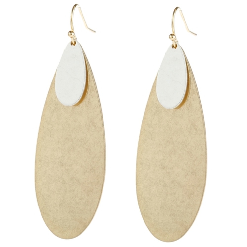 Earrings **ONLY 2 LEFT**